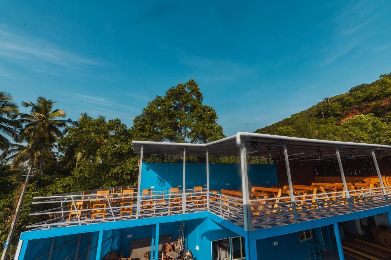 Bon Voyage Sea View Hostel 바가토르 외부 사진