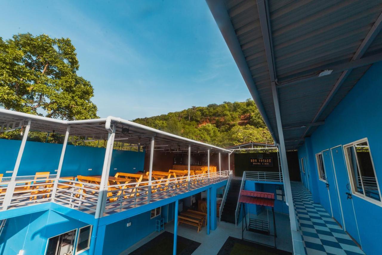Bon Voyage Sea View Hostel 바가토르 외부 사진