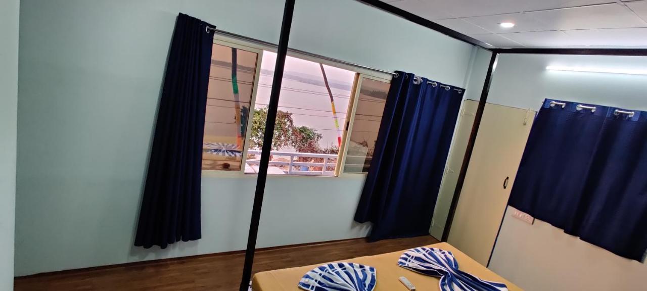 Bon Voyage Sea View Hostel 바가토르 외부 사진
