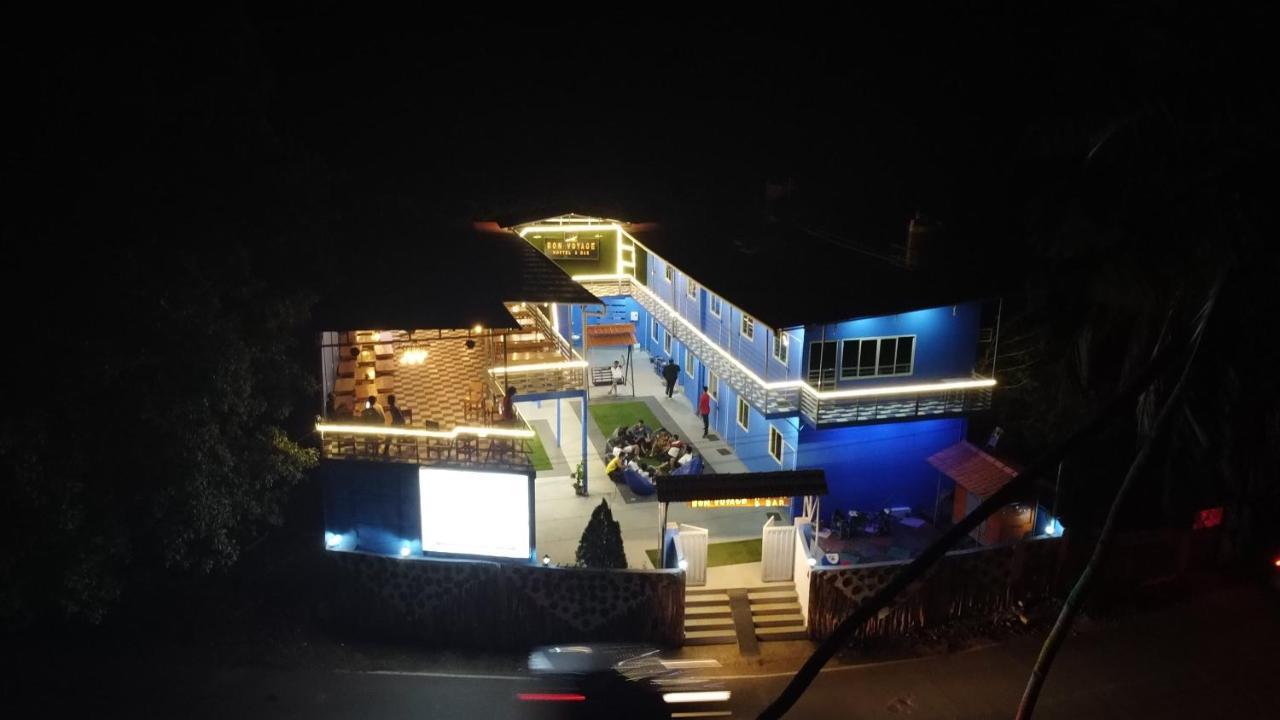 Bon Voyage Sea View Hostel 바가토르 외부 사진