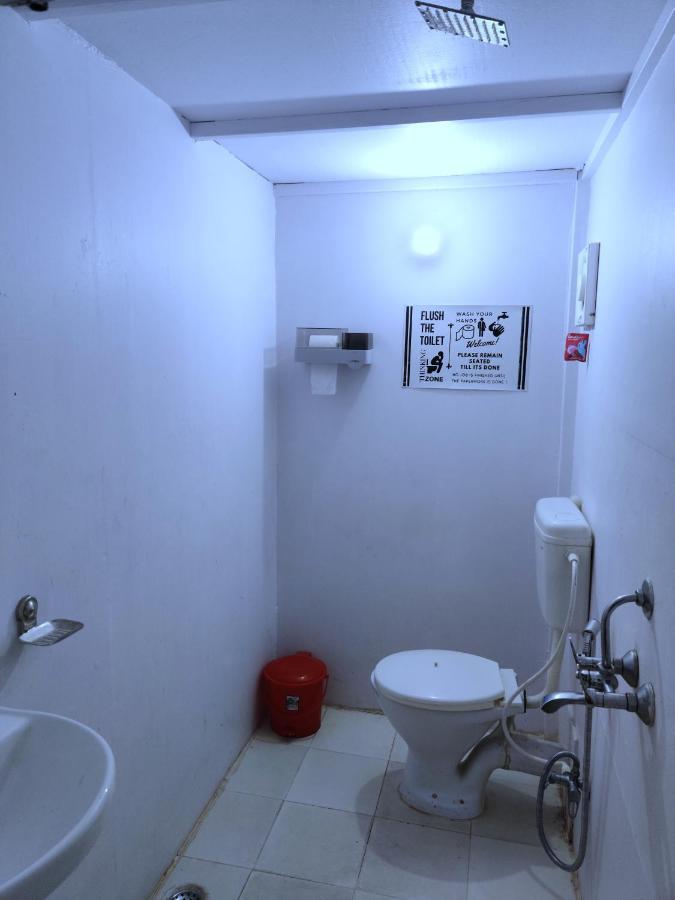 Bon Voyage Sea View Hostel 바가토르 외부 사진