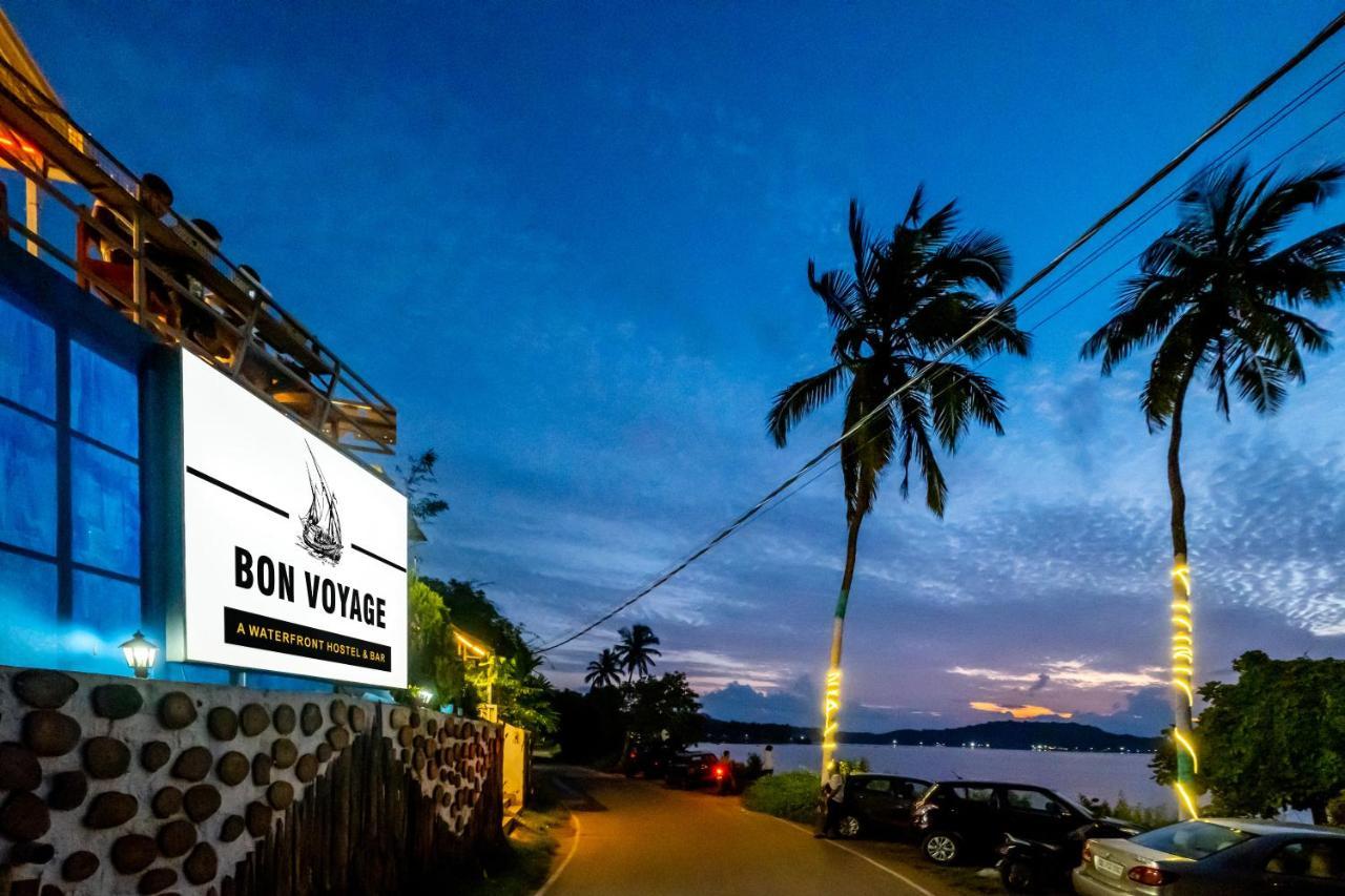 Bon Voyage Sea View Hostel 바가토르 외부 사진