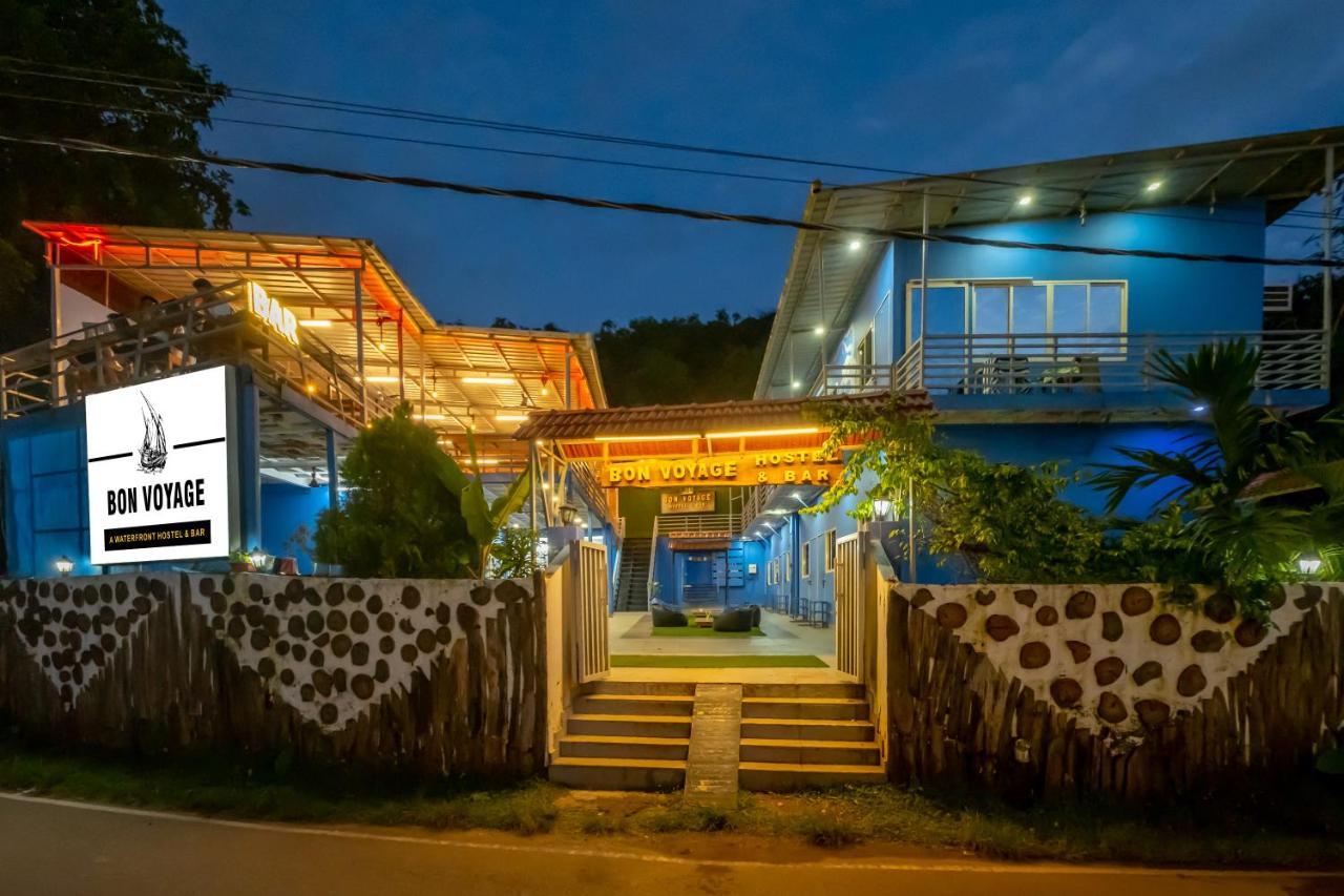 Bon Voyage Sea View Hostel 바가토르 외부 사진