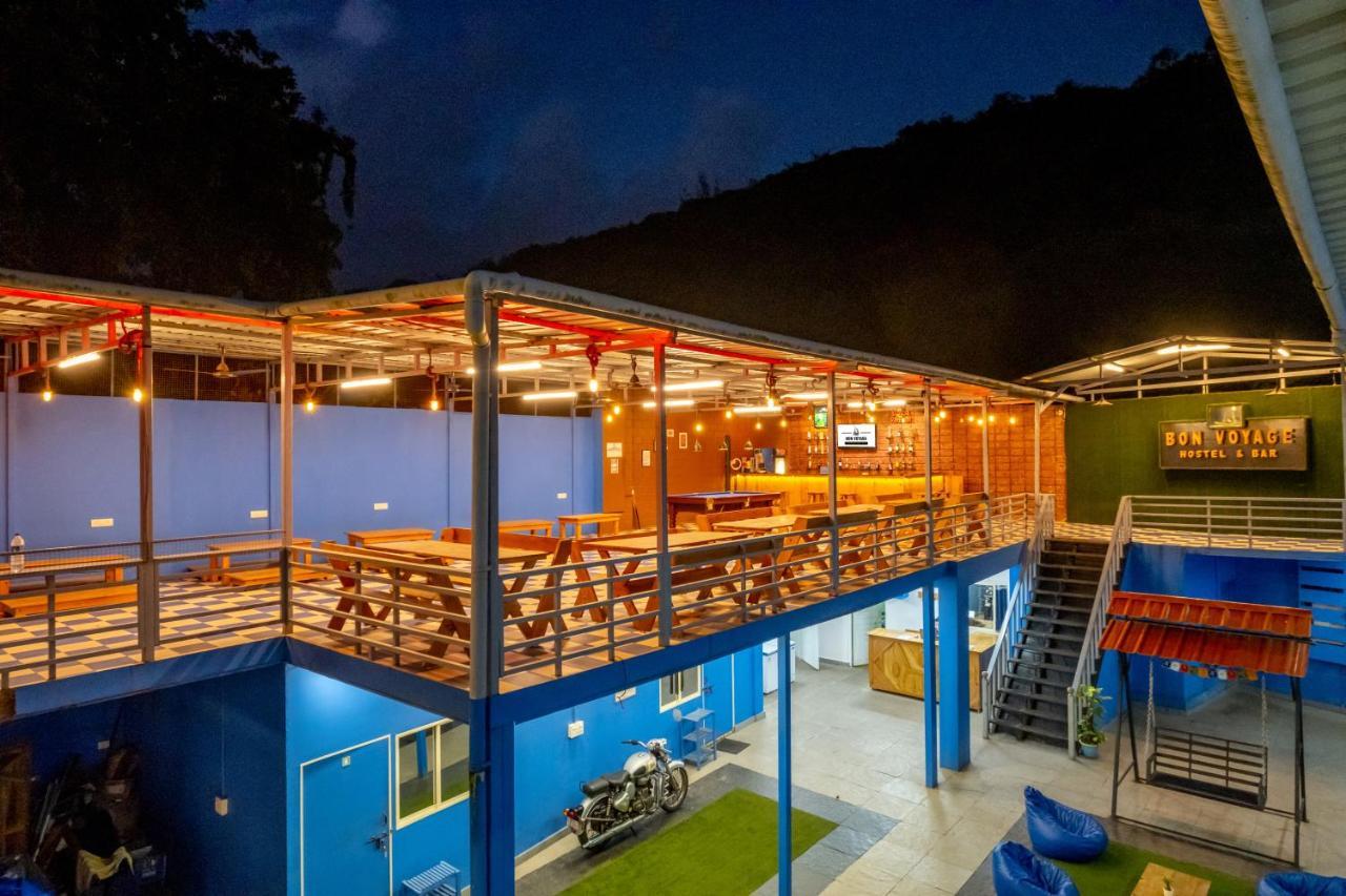 Bon Voyage Sea View Hostel 바가토르 외부 사진